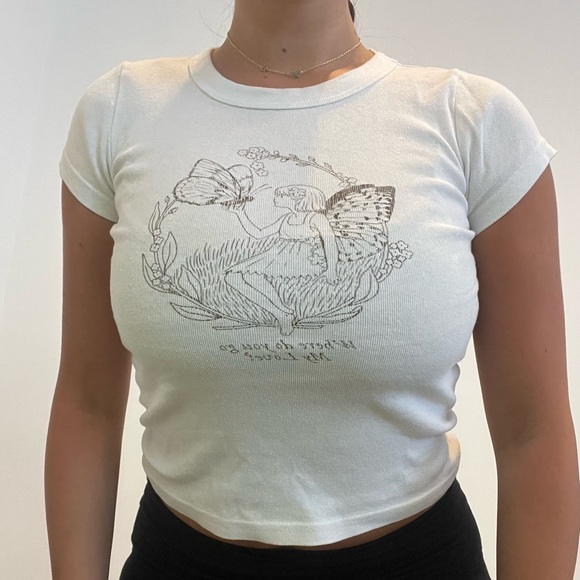 Brandy Melville baby tee - Picture 2 of 2